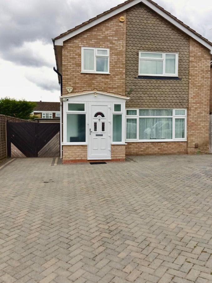 Beautiful House In Ruislip Hotel Northwood  Exterior photo